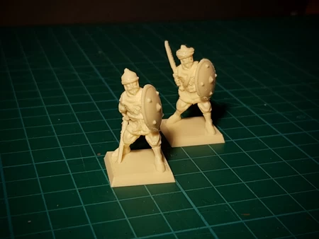Saracen 28mm (no supports needed)