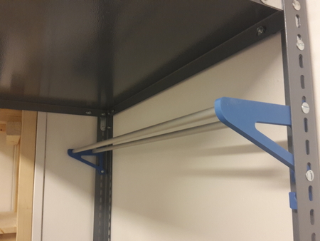 La cinta de soporte de rollo de almacenamiento en rack/gabinete