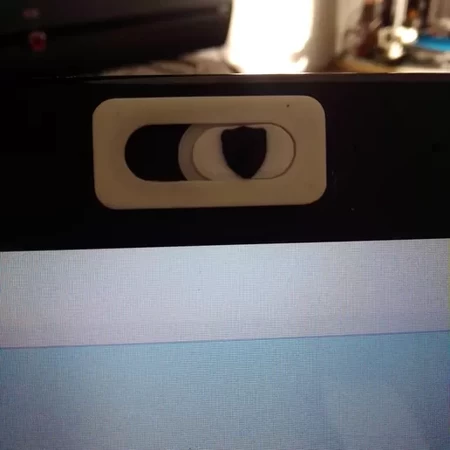 Webcam de la cubierta escudo de la